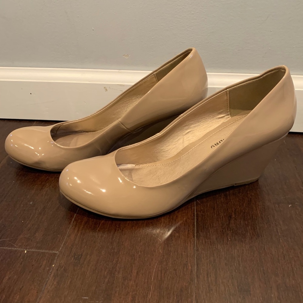 Chinese Laundry wedges